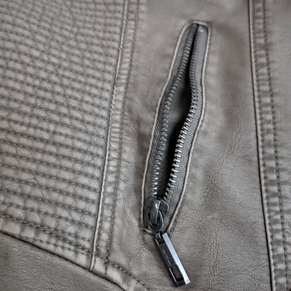 Jacket - Picture 3 of 4